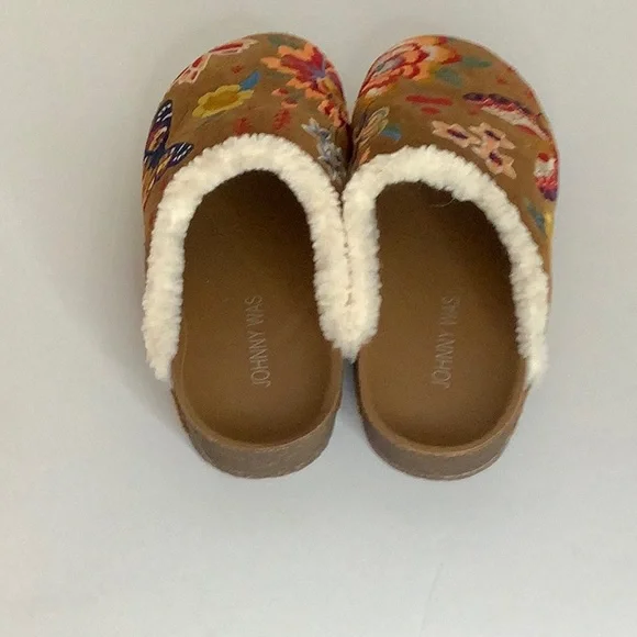BRAND NEW JOHNNY WAS EMBROIDERED SHERPA CLOGS SIZE 7 - Picture 4 of 6